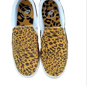 Nike Women's Black & Leopard Slip On Sneakers Size 8